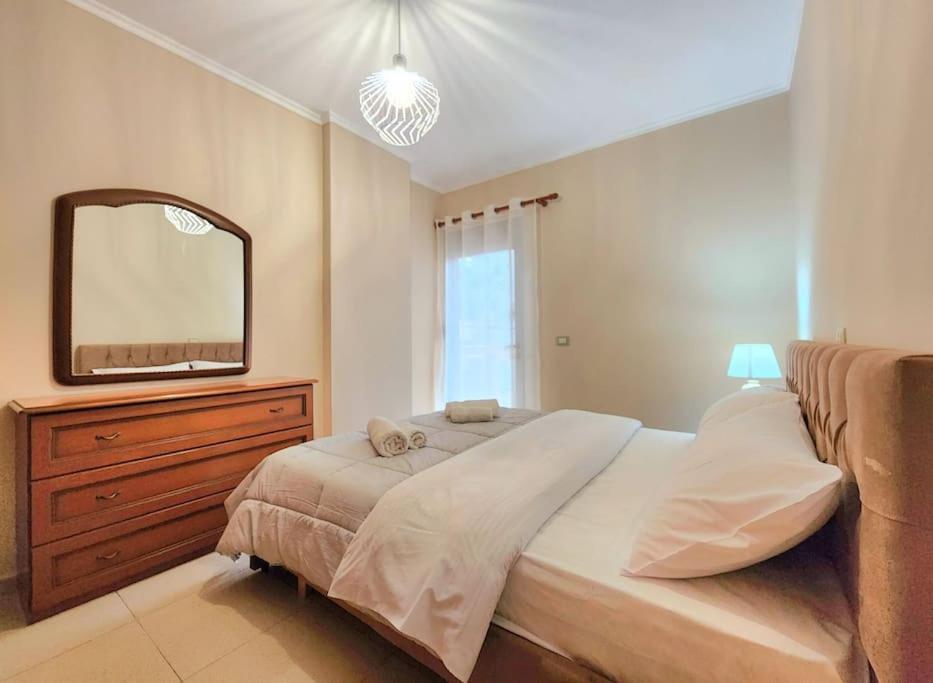 Appartamento One Bd Flat Near Center With 24H Self Check In Tirana Esterno foto