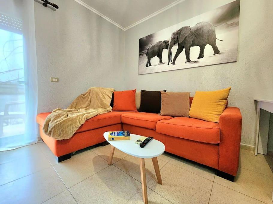 Appartamento One Bd Flat Near Center With 24H Self Check In Tirana Esterno foto
